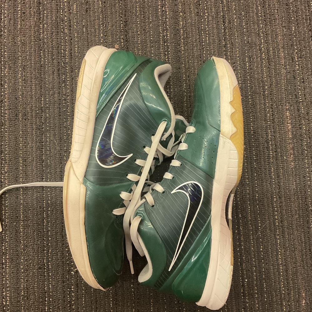 Undefeated Kobe 4